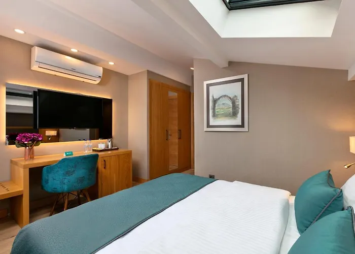 Pukka Hotel